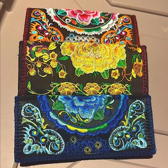Colorful Embroidered Floral Wallets, Set of 3 🌼 🌺 🪻 - Picture 1 of 6